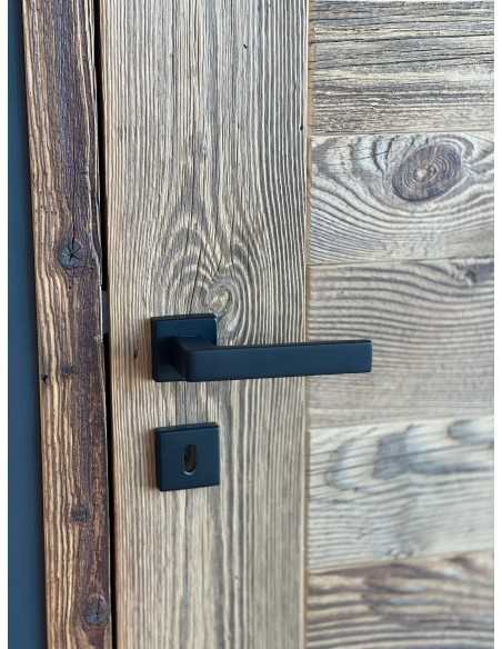 Porte vieux bois alpage brulé soleil